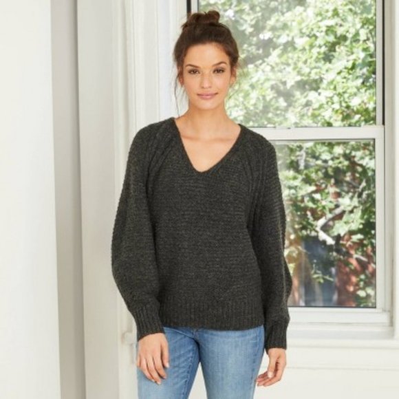 Universal Thread Sweaters - Balloon Sleeve V-Neck Pullover Sweater
